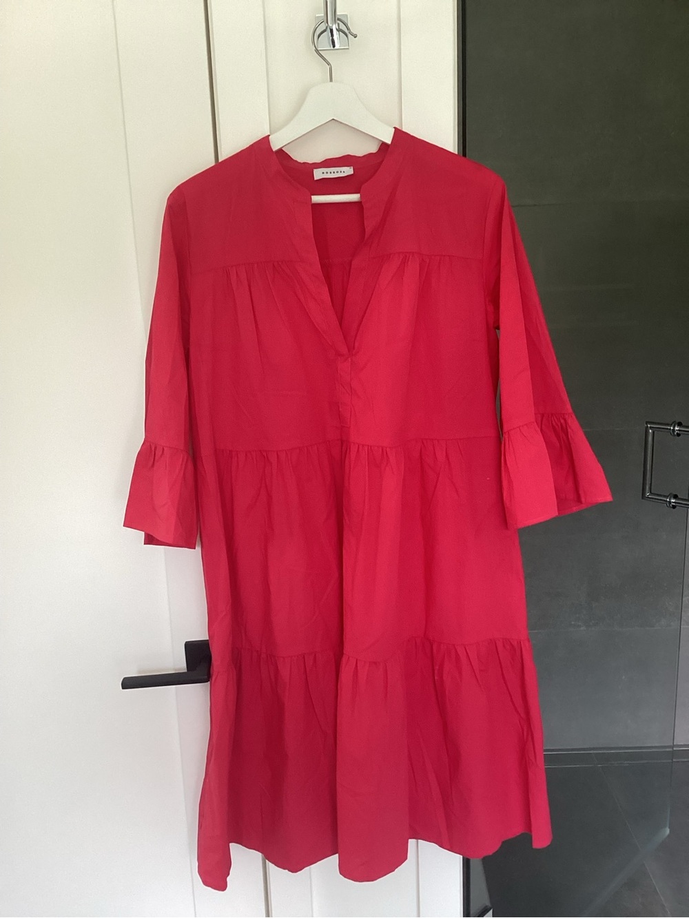 Rosso35 Red Tiered V-Neck Tunic Dress